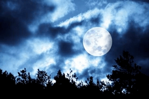 full moon to make yourself an amulet